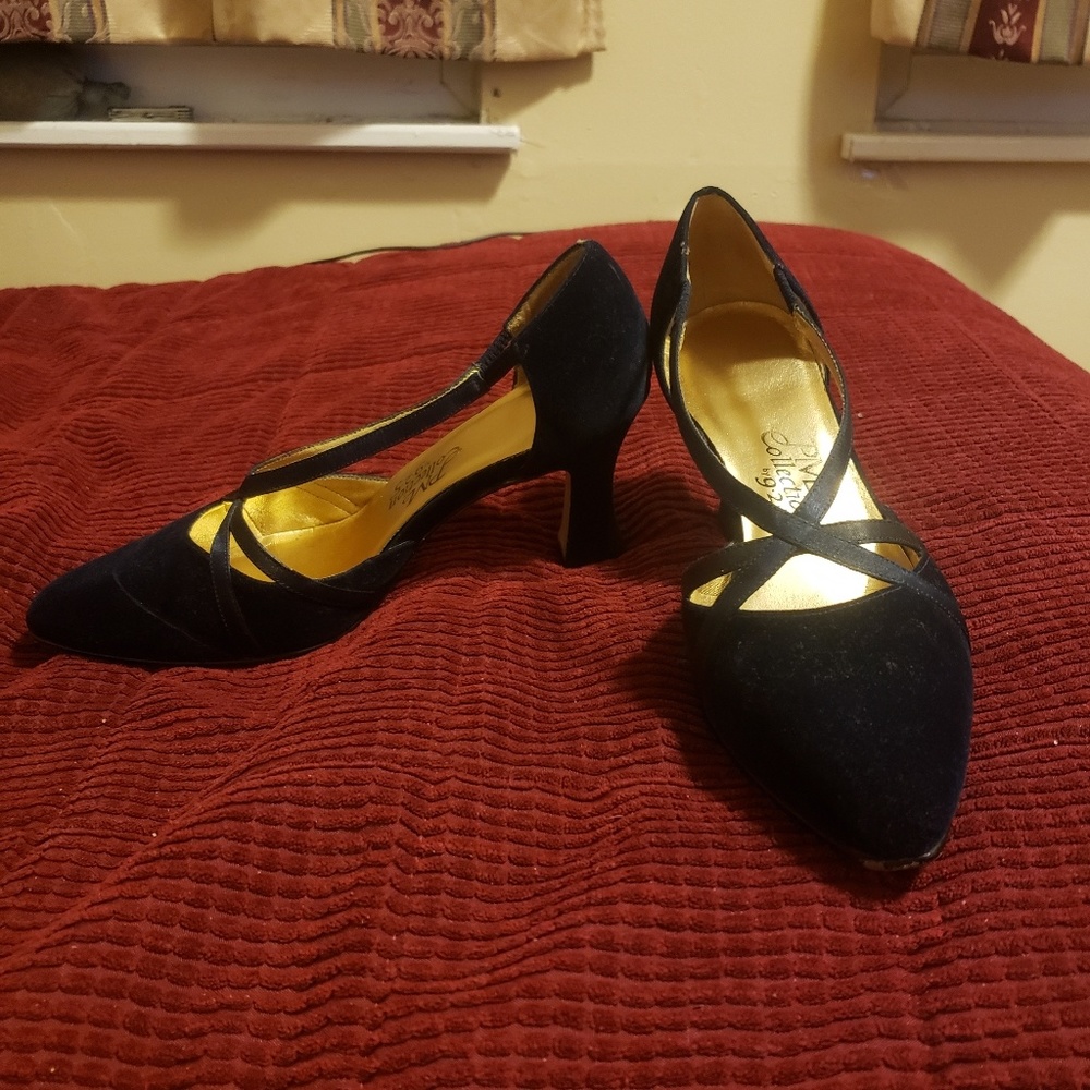 Navy blue velvet dress shoes